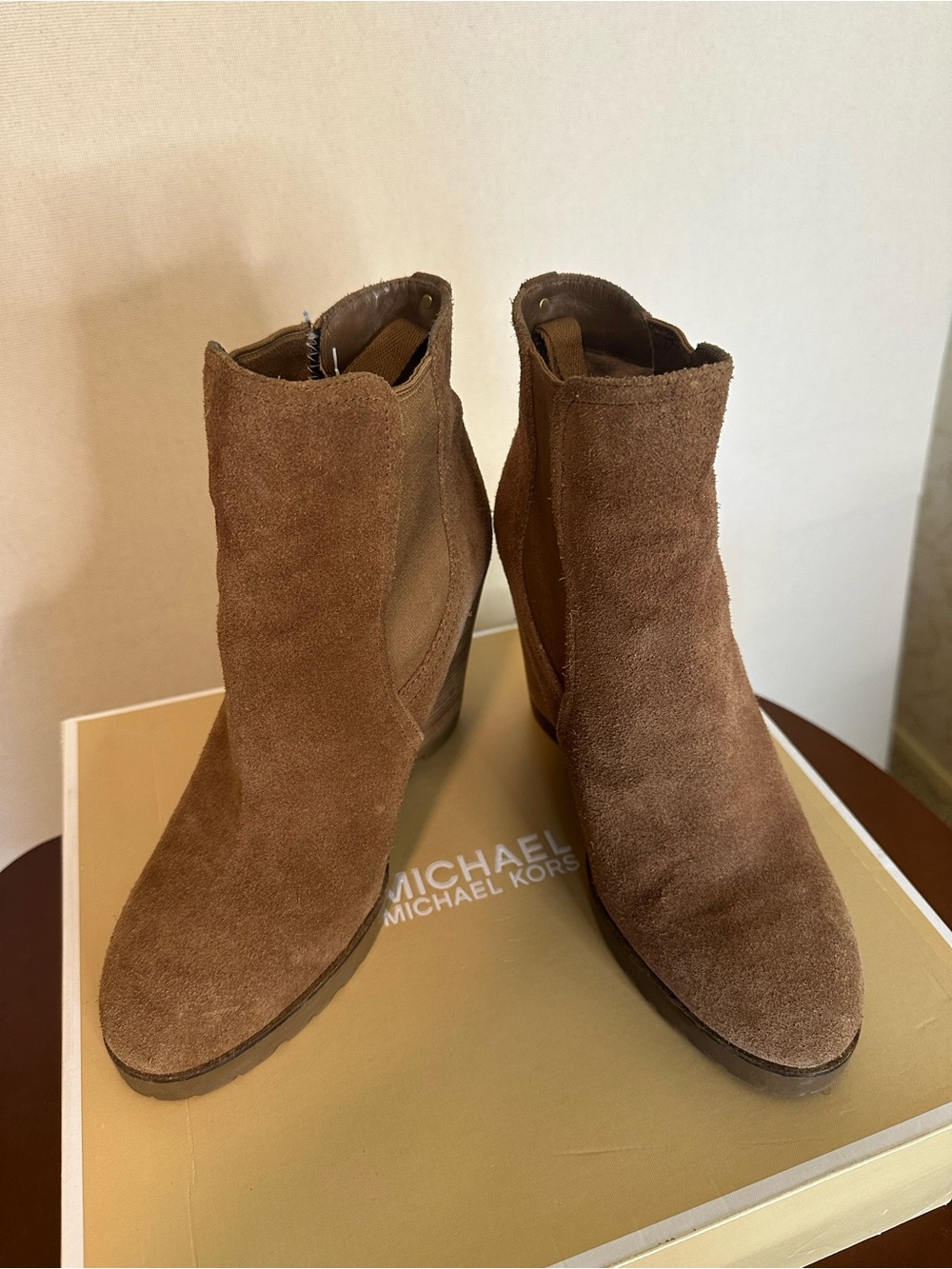 MICHAEL Michael Kors Thea Wedge Dark Caramel Suede Ankle Booties Size 10